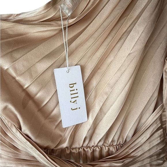 Asymmetrical One-Shoulder Pleated Midi Dress in Cream/Gold - Picture 3 of 8